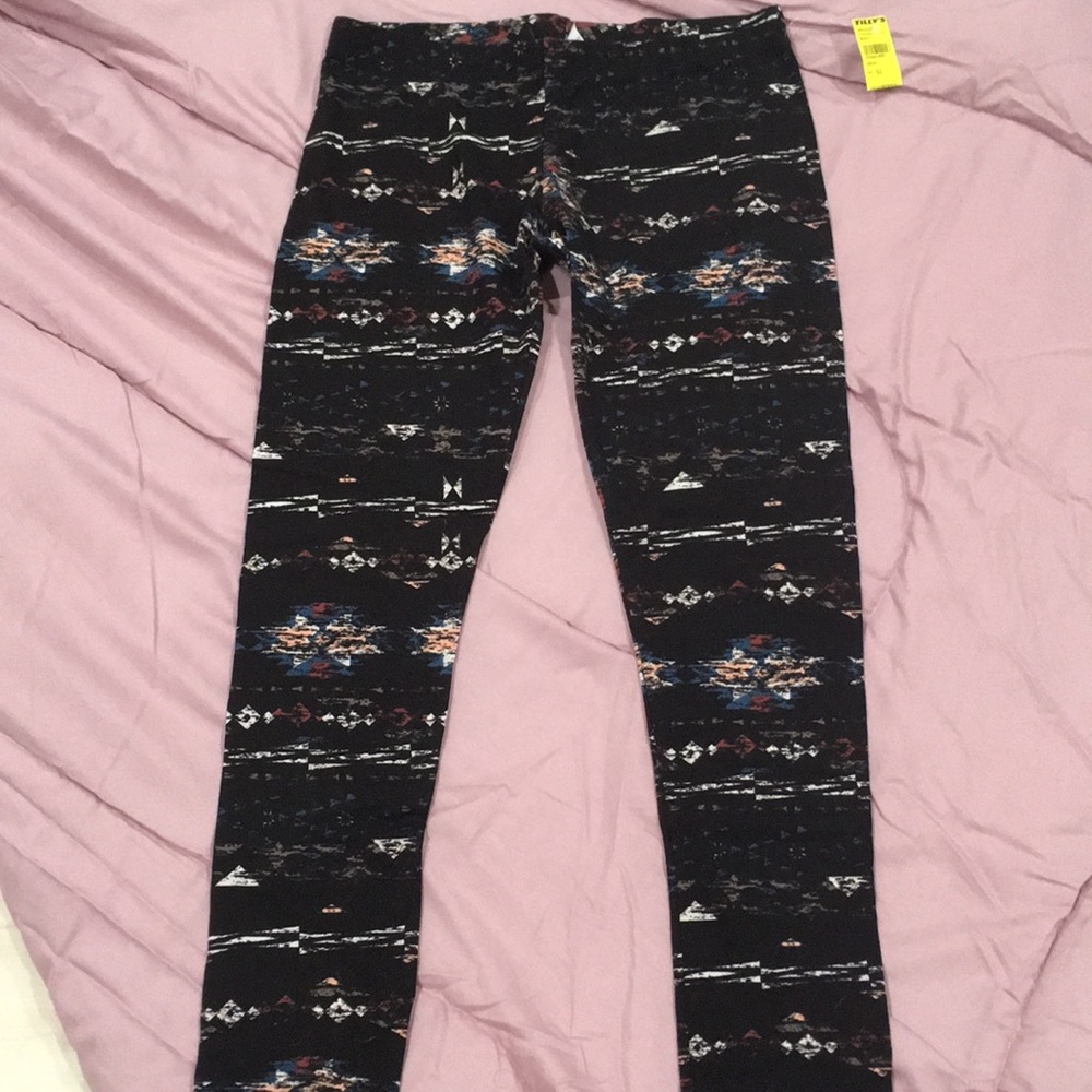 Tilly’s Leggings